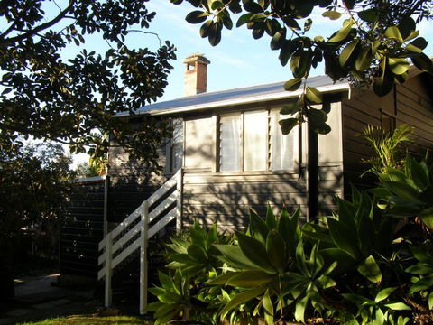 The Tree House, 6 Gowing Street - Accommodation ACT 2