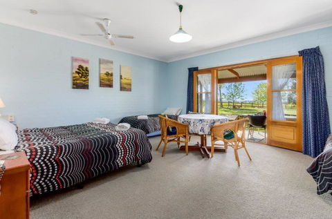 The Vineyard Motel - Accommodation ACT 3