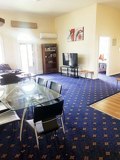 The Wharf Hotel - Accommodation ACT 3