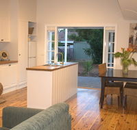 The Yellow Daisy - Accommodation ACT