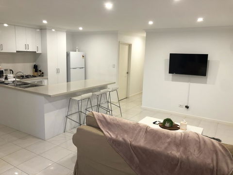 Three Bedroom, Two Bathroom Family Home - Accommodation ACT 1