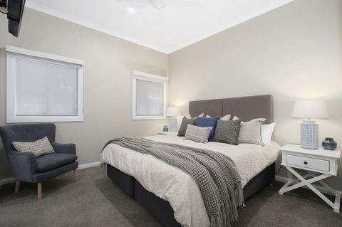 Three Sisters - Accommodation ACT 2