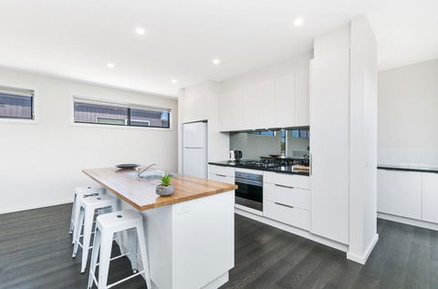 Thunder Point - Accommodation ACT 2