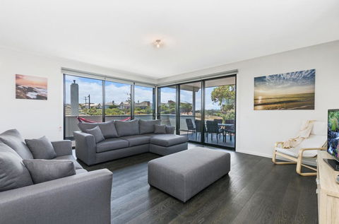 Thunder Point - Accommodation ACT 0