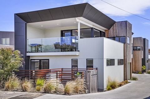 Thunder Point - Accommodation ACT 1
