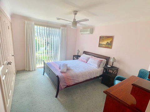 Tidy Home In A Leafy Suburb, Great Location - Accommodation ACT 3