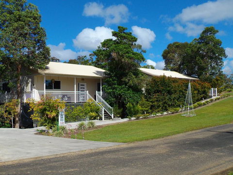 Tinaroo Sunset Retreat - Accommodation ACT 0