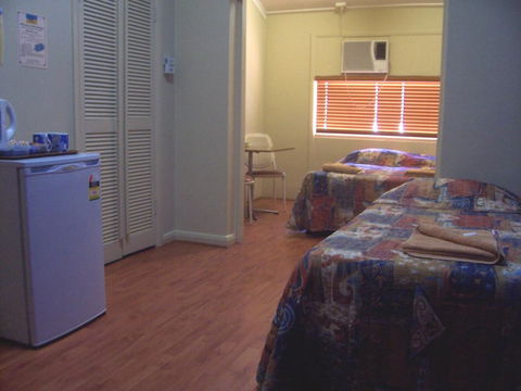 Todd Tavern - Accommodation ACT 3