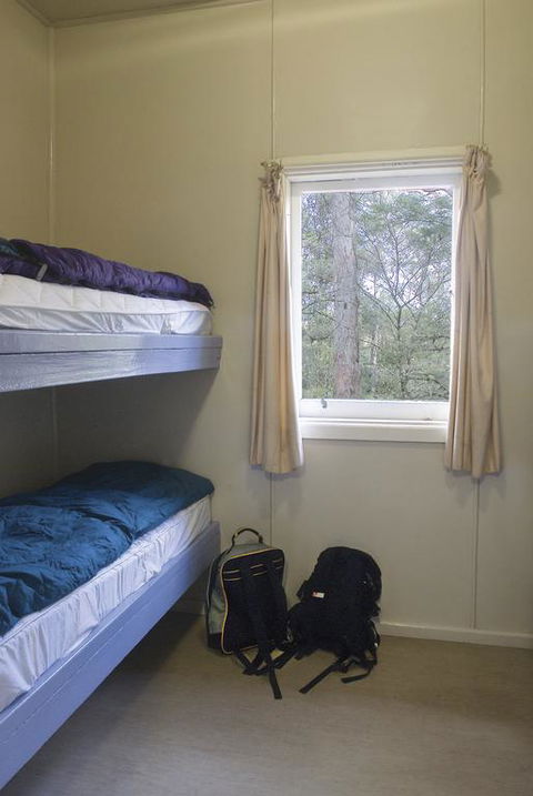 Toms Cabin - Accommodation ACT 3