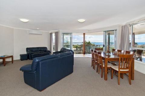 TOPVIEWS - 15Second Av BH - Accommodation ACT 1