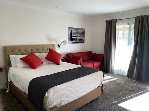 Town Square Motel - Accommodation ACT 2