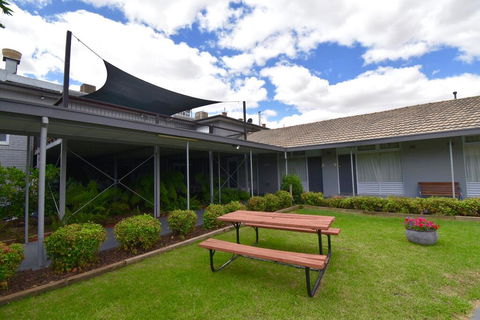 Townhouse Motel Cowra - Accommodation ACT 1