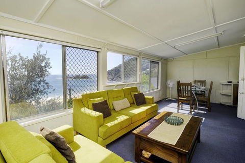 TRADEWINDS - Accommodation ACT 1