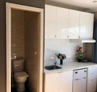 Traveler's Affordable Studio Unit Beverly Hills - Accommodation ACT