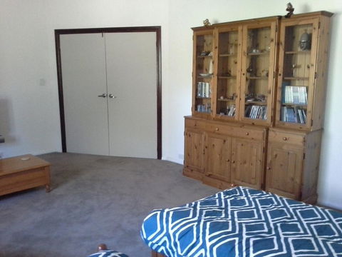 Tree Lodge - Accommodation ACT 3