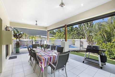 Tropical Private Holiday House With Pool - Accommodation ACT 3