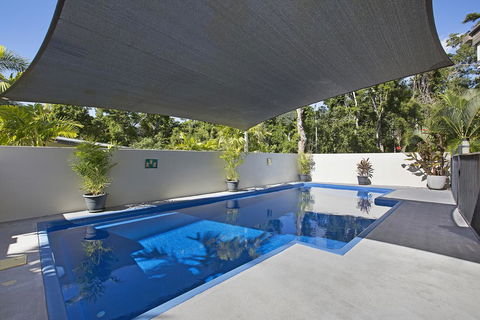 Tropical Private Holiday House With Pool - Accommodation ACT 0