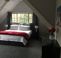 Tudor House - Large Family Home - Accommodation ACT