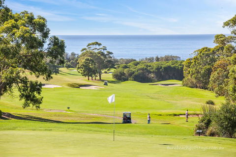 Tura Beach Golf Stays - Accommodation ACT 3