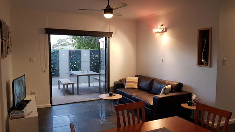 Two Bedroom Garden Apartment - Accommodation ACT 1