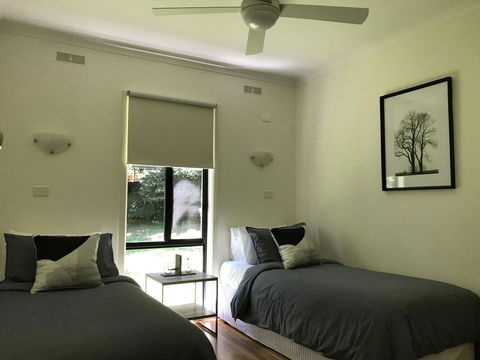 Tyntynder Garden Cottage 4 - Accommodation ACT 1