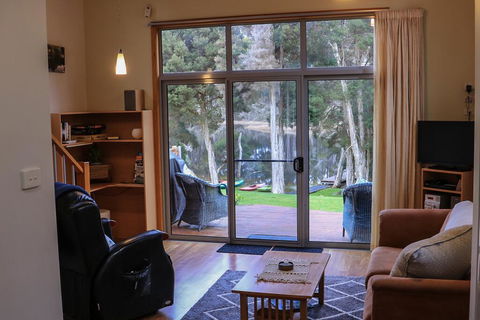 Ulverstone River Retreat - Accommodation ACT 2