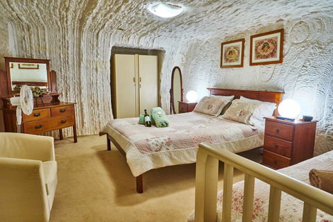 Underground Bed & Breakfast - Accommodation ACT 2