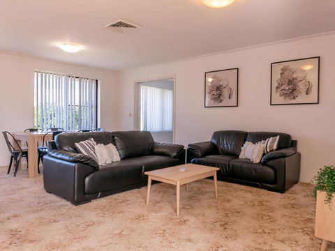 Unit 1@Tee Jays - Accommodation ACT 2