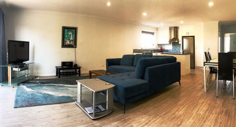 Unit 8 - Boardwalk - Accommodation ACT 3