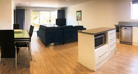 Unit 8 - Boardwalk - Accommodation ACT 2