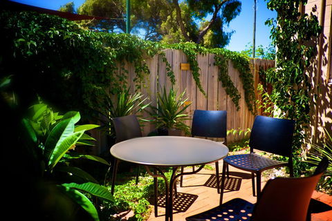 UrbanStyle Claremont Apartment - Accommodation ACT 1