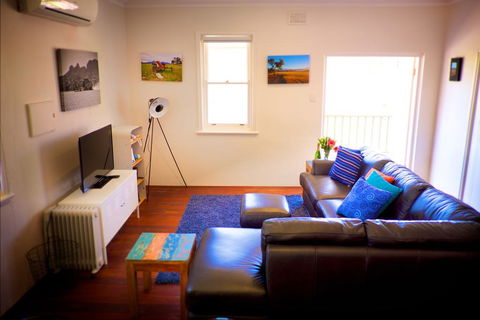 UrbanStyle Claremont Apartment - Accommodation ACT 2