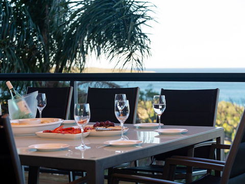 Venabu On Garuwa, 20 Garuwa Street - Spectacular House With Fabulous Views - Accommodation ACT 2