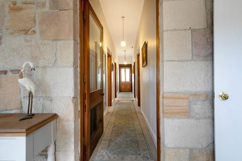 Victoria Cottage - Accommodation ACT 3