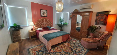Victoria House - Accommodation ACT 0