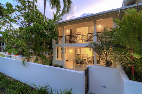 Villa Del Mar - Port Douglas - Accommodation ACT 2