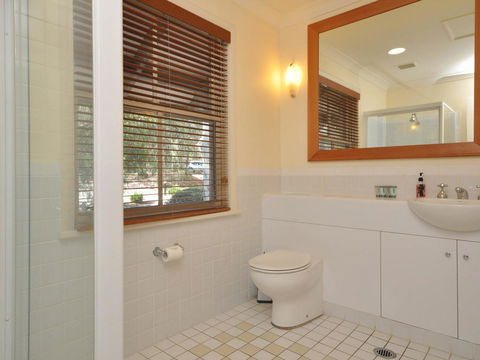 Villa Executive 2br Petit Verdot Resort Condo Located Within Cypress Lakes Resort (nothing Is More Central) - Accommodation ACT 2