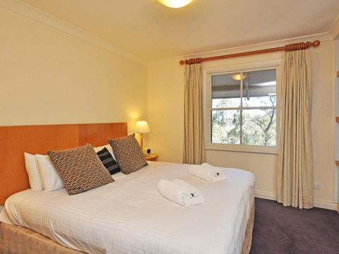 Villa Executive 2br Petit Verdot Resort Condo Located Within Cypress Lakes Resort (nothing Is More Central) - Accommodation ACT 3