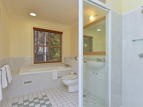 Villa Executive 2br Pokolbin Resort Condo Located Within Cypress Lakes Resort (nothing Is More Central) - Accommodation ACT 2