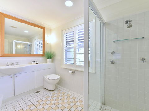 Villa Executive 2br Quattro Resort Condo Located Within Cypress Lakes Resort (nothing Is More Central) - Accommodation ACT 3