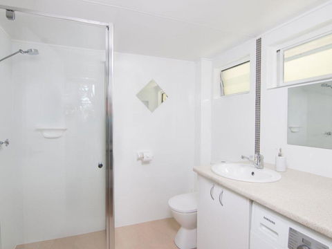Villa Manyana Unit 28 - Accommodation ACT 1