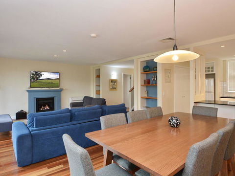Villas Dodici (Sleeps 12) Resort Condos Located Within Cypress Lakes Resort (nothing Is More Central) - Accommodation ACT 3