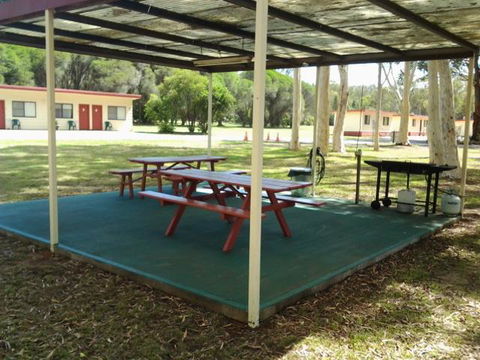 Wagon Wheel Motel & Units - Accommodation ACT 2