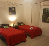 Warm friendly family environment in braybrook - Accommodation ACT