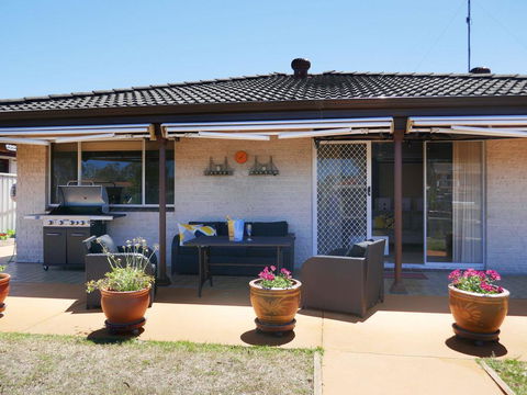 Waterfront Haven With Jetty, Mooring And WiFI - Accommodation ACT 1