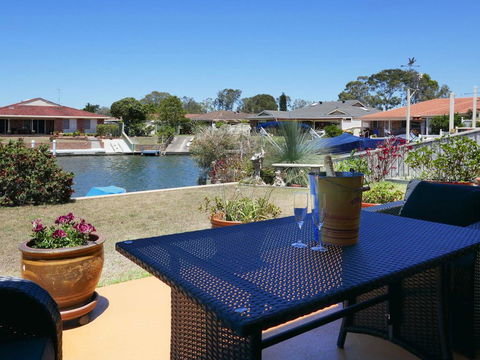 Waterfront Haven With Jetty, Mooring And WiFI - Accommodation ACT 0