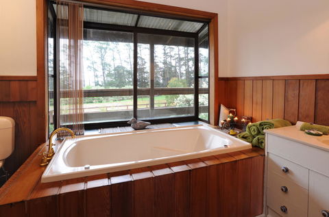 Lavender Farm - Accommodation ACT 3