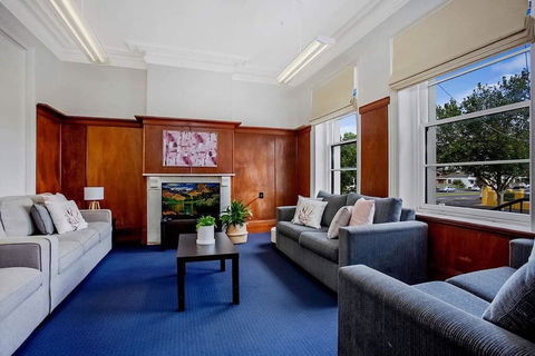Plummers Mill - Central Townhouse - Accommodation ACT 1