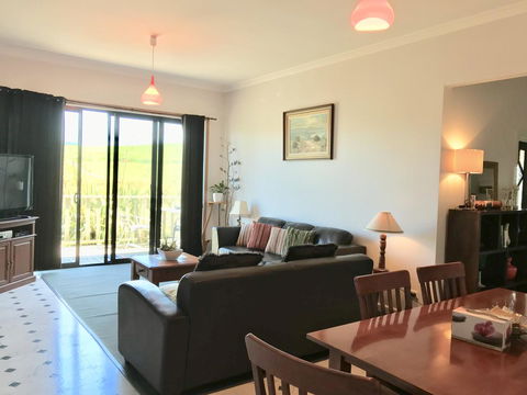 Hillâ€™s Creek Holiday Home - Accommodation ACT 11