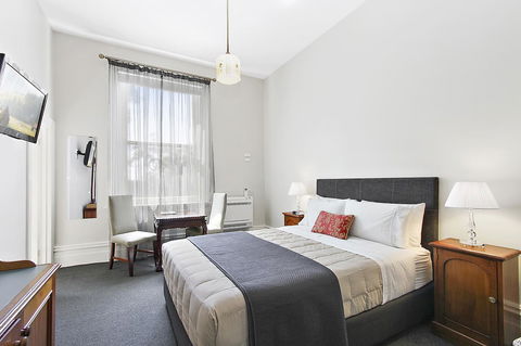 The Riversleigh - Accommodation ACT 25